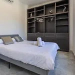 Luxurious 5 Bedroom Pool, 3min From St Julian's Is-Swieqi