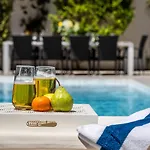 Luxurious 5 Bedroom Pool, 3min From St Julian's Is-Swieqi