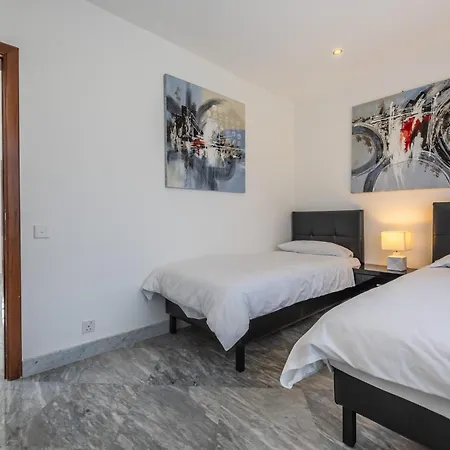 Luxurious 5 Bedroom Pool, 3min From St Julian's Villa *