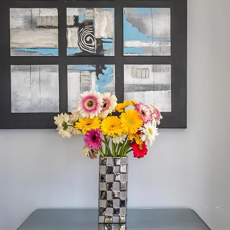 Luxurious 5 Bedroom Pool, 3min From St Julian's * Is-Swieqi