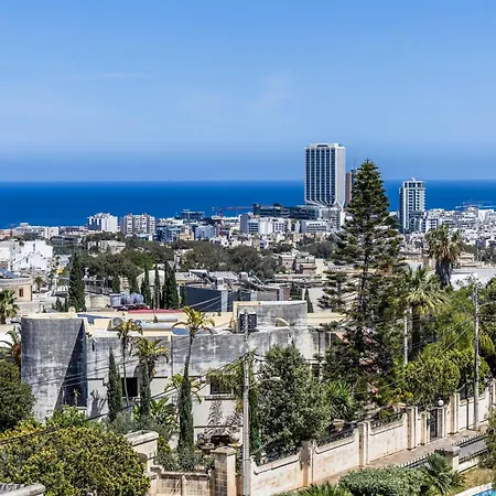 Luxurious 5 Bedroom Pool, 3min From St Julian's 빌라 Is-Swieqi