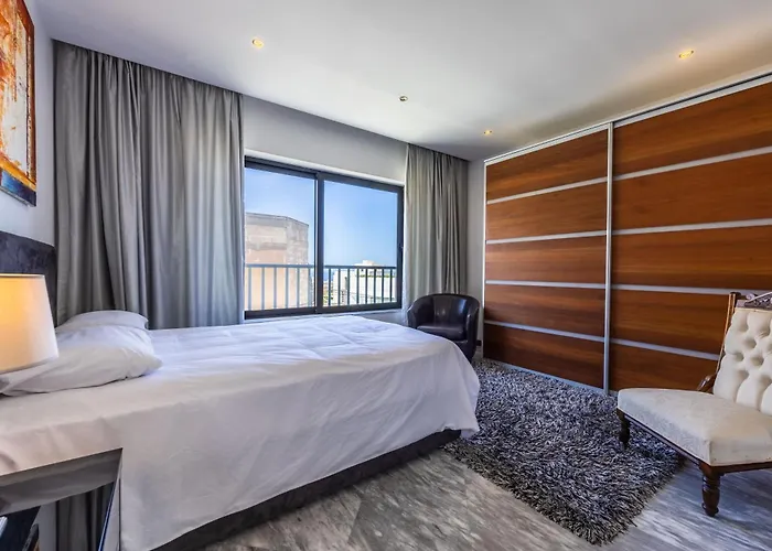 Villa Luxurious 5 Bedroom Pool, 3min From St Julian's Is-Swieqi