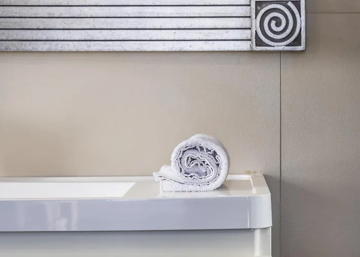 Luxurious 5 Bedroom Pool, 3min From St Julian's Villa Is-Swieqi