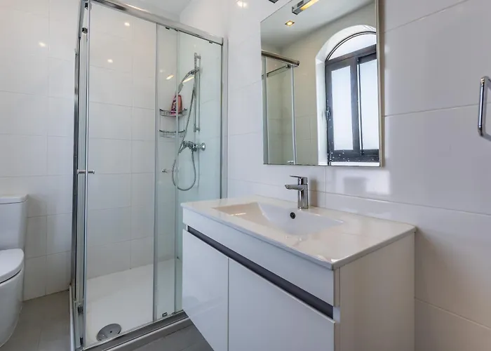 Vila Luxurious 5 Bedroom Pool, 3min From St Julian's