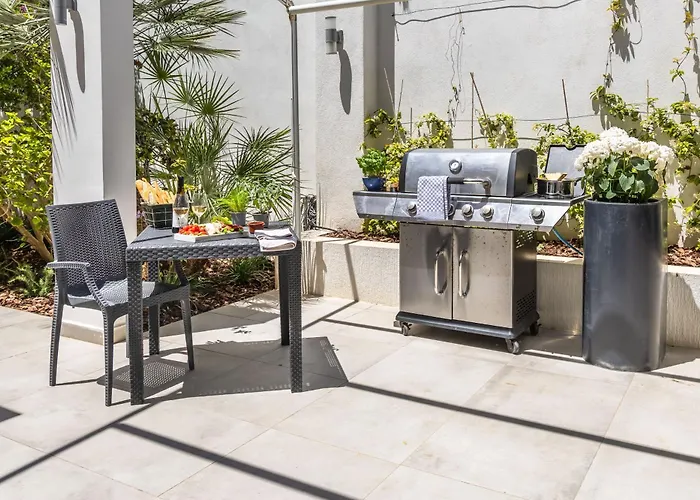 Luxurious 5 Bedroom Pool, 3min From St Julian's