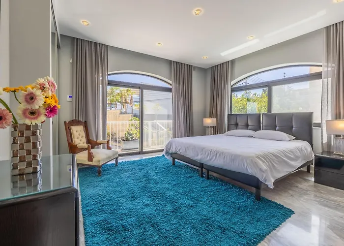 Luxurious 5 Bedroom Pool, 3min From St Julian's