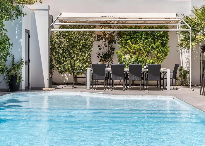 Luxurious 5 Bedroom Pool, 3min From St Julian's Villa Is-Swieqi